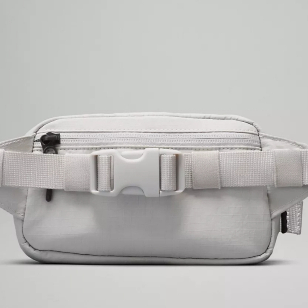 Lululemon Athletica Everywhere Belt Bag Mini Ripstop one size New - Picture 3 of 12